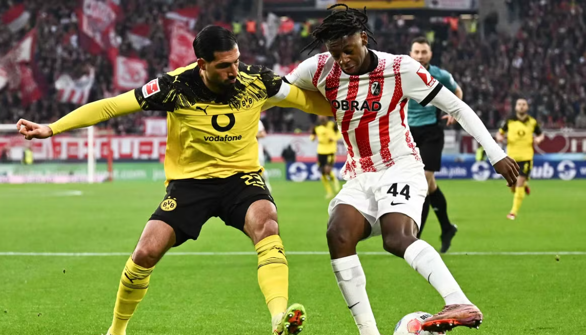 Höler’s Stunning Volley Earns Freiburg a Point Against 10-Man Dortmund