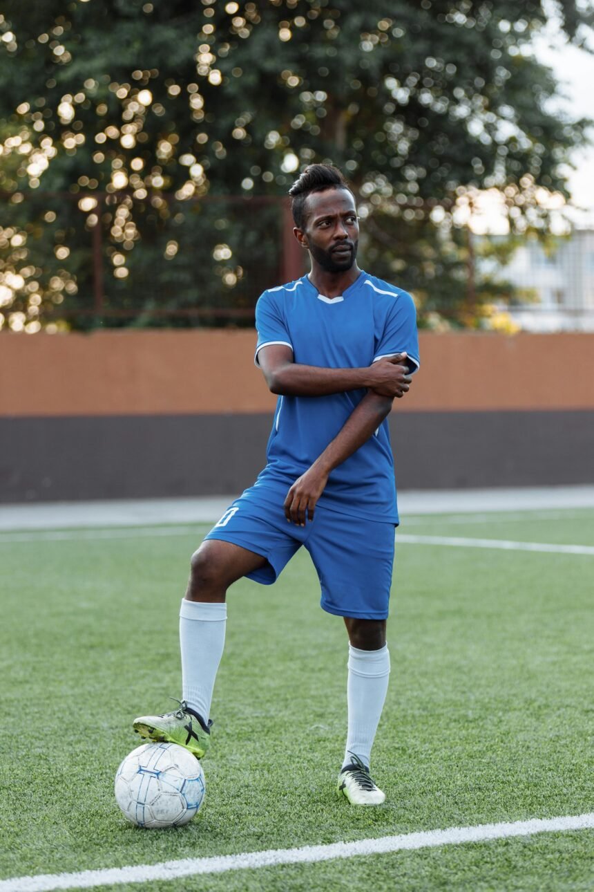 Top 13 Powerful Steps to Go From Amateur to Professional Footballer in 2026